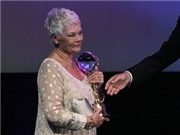 Bóng đá anh, ngoại hạng anh, lịch thi đấu euro 2012, Dame Judi Dench được trao giải Quả cầu Pha lê 